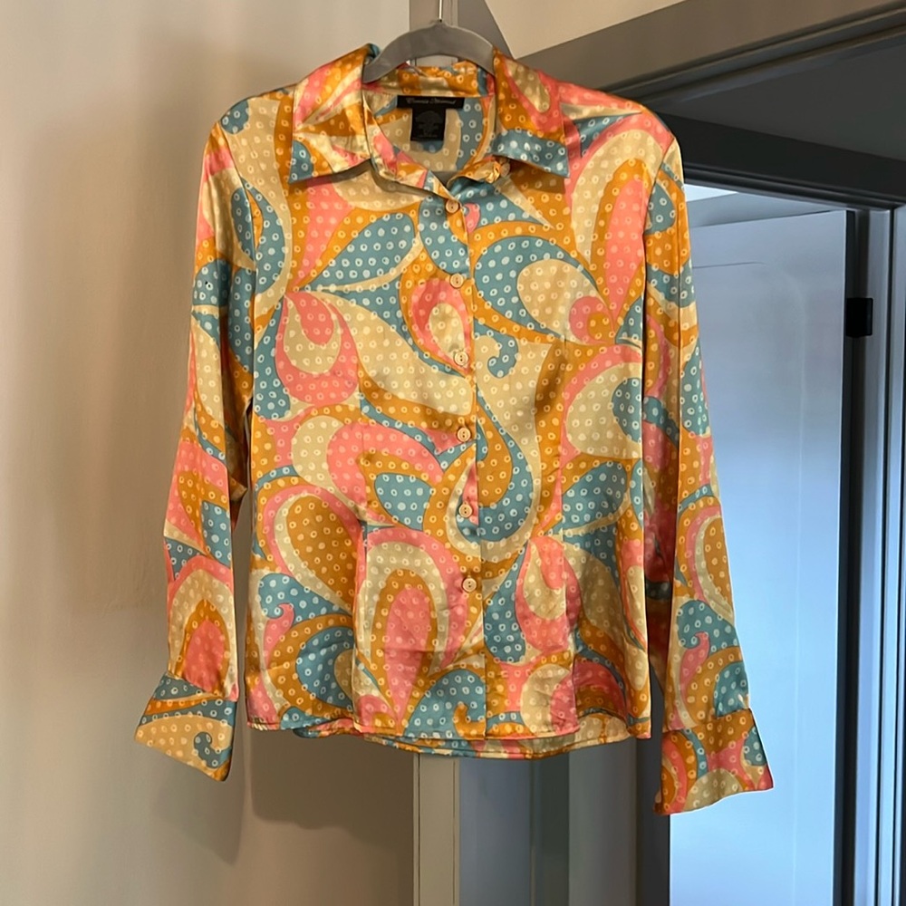 Connie Howard groovy button up blouse